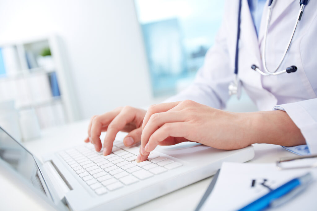 Médico deve seguir certas regras do CFM e do LGPD na publicidade digital